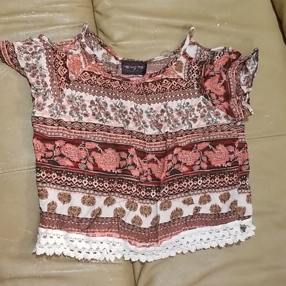 Girl crop top/cold shoulder